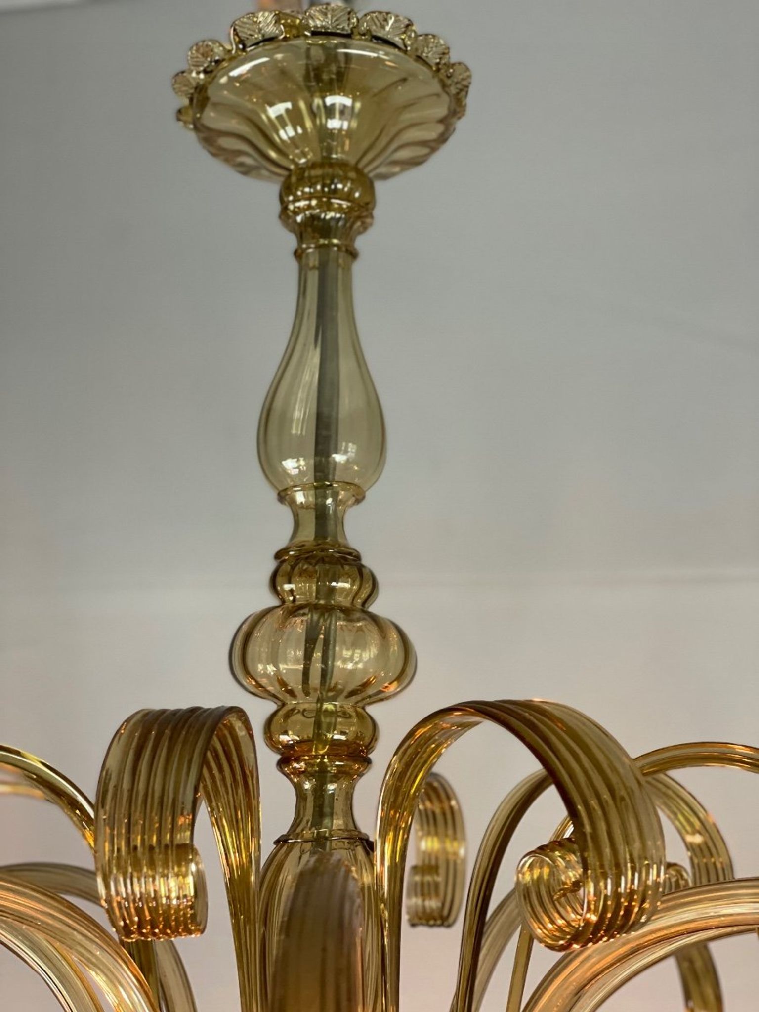 Venetian chandelier in golden murano glass, 8 arms of light