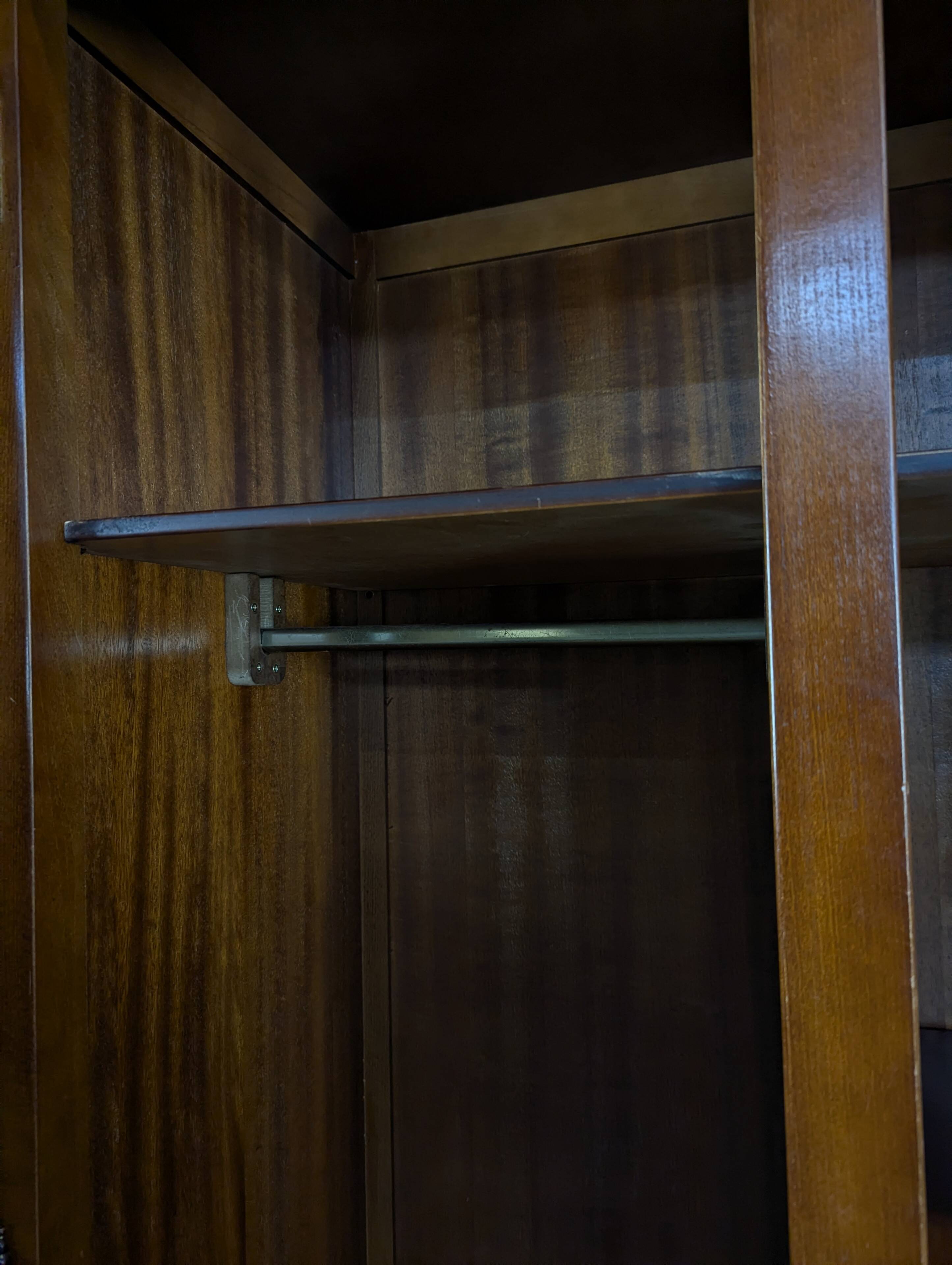 Armoire de style Louis Philippe en merisier