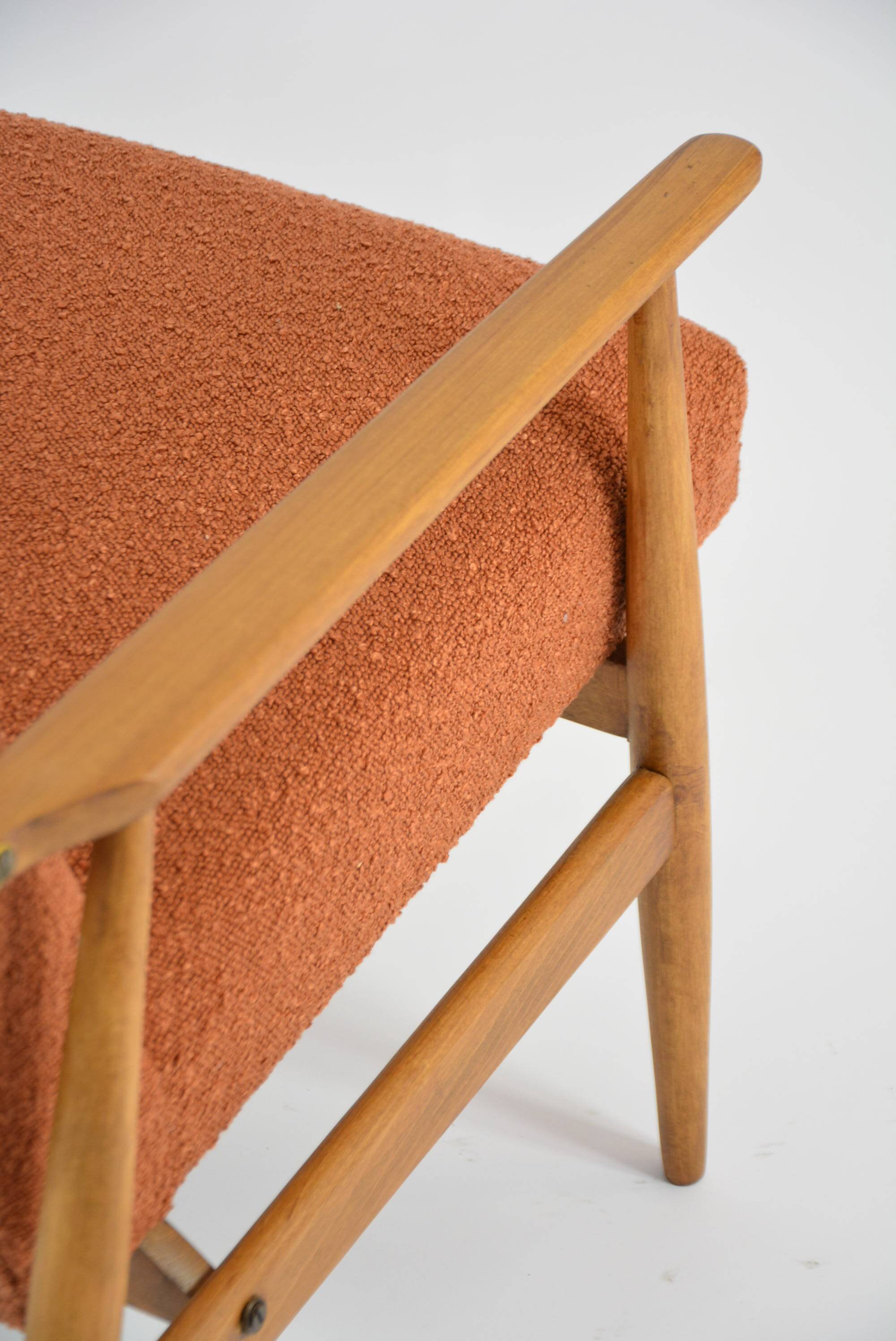 FOX terracotta curled armchair