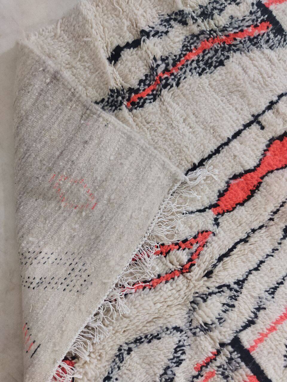 Handmade moroccan berber rug 232 x 145 cm