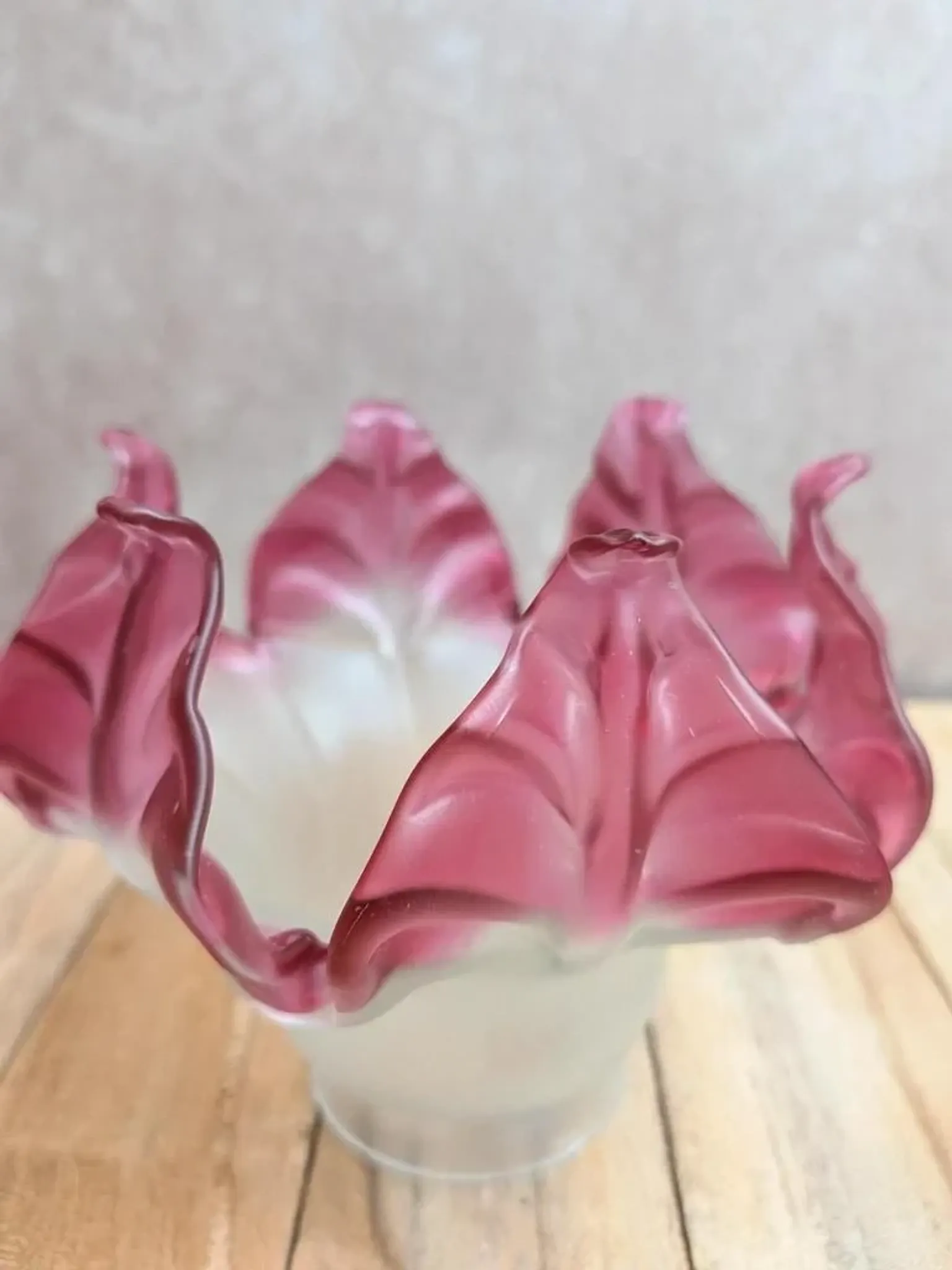 Antique tulip lampshade in satin pink glass – Art Nouveau style