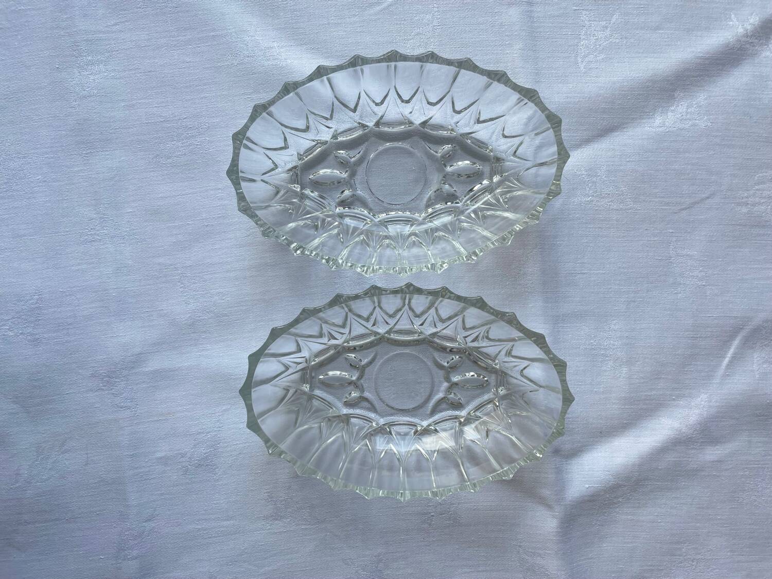 2 glass soap dish holders