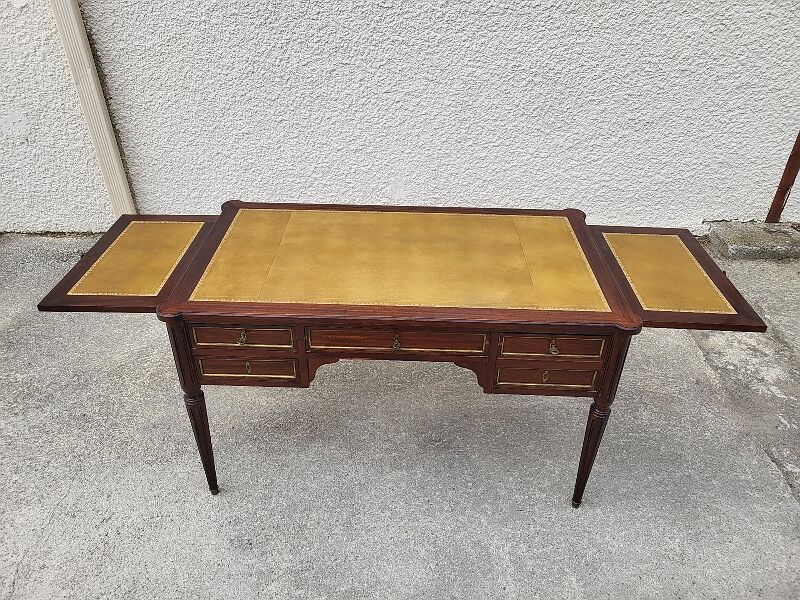 Bureau style louis XVl avec tablettes et 4 tiroirs
