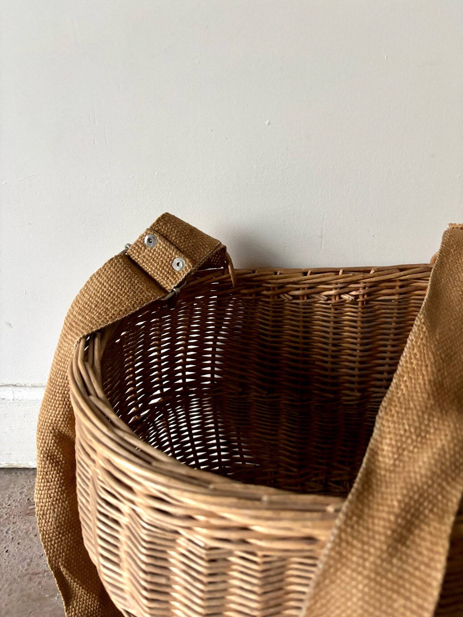 Woven wicker harvest basket