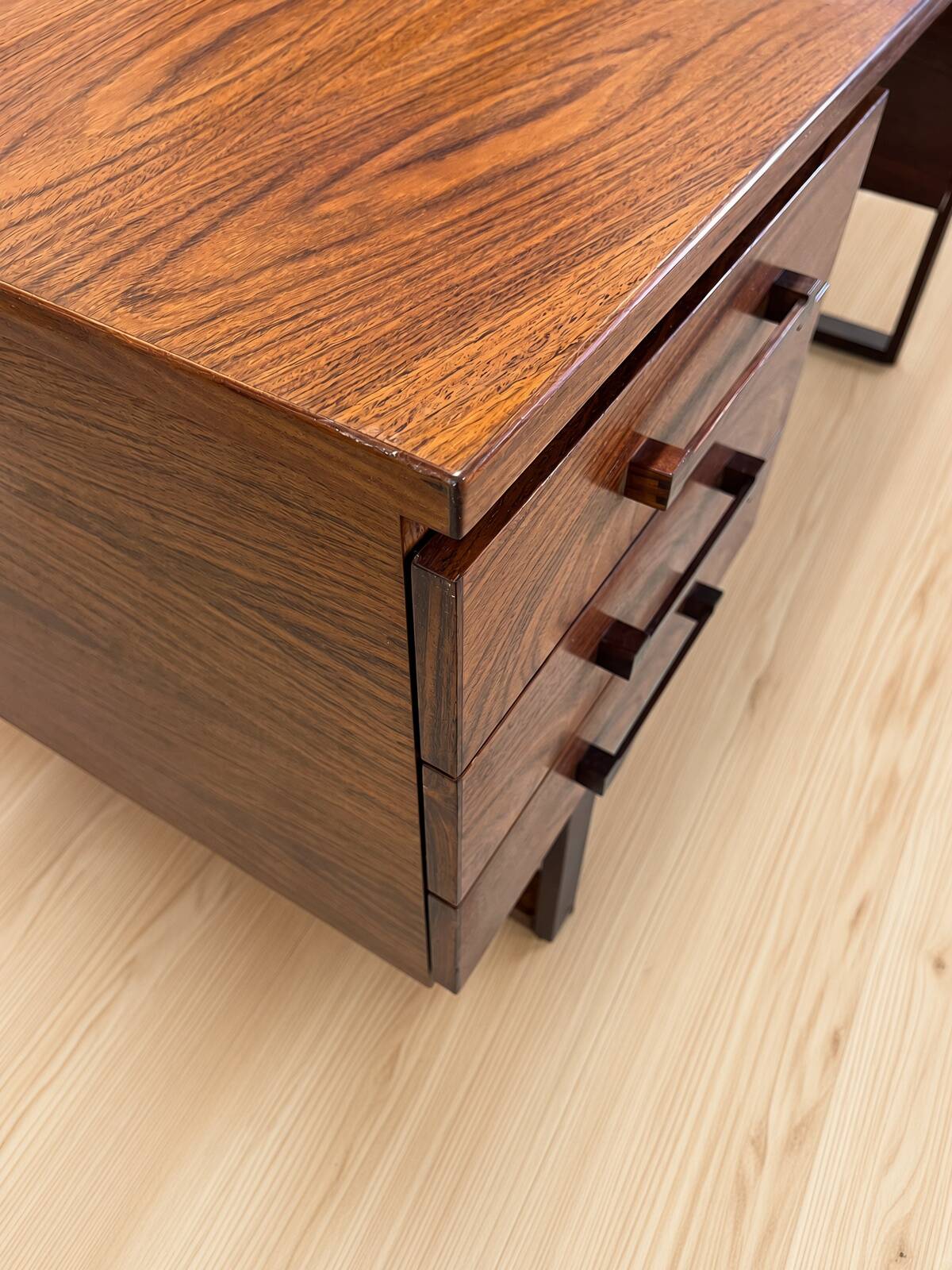 MidCentury Danish Rosewood Desk Torben Valeur & Henning Jensen for Dyrlund