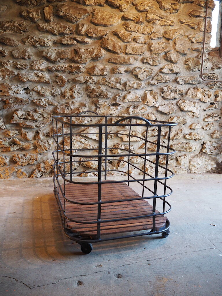 1950 old baker's wagon