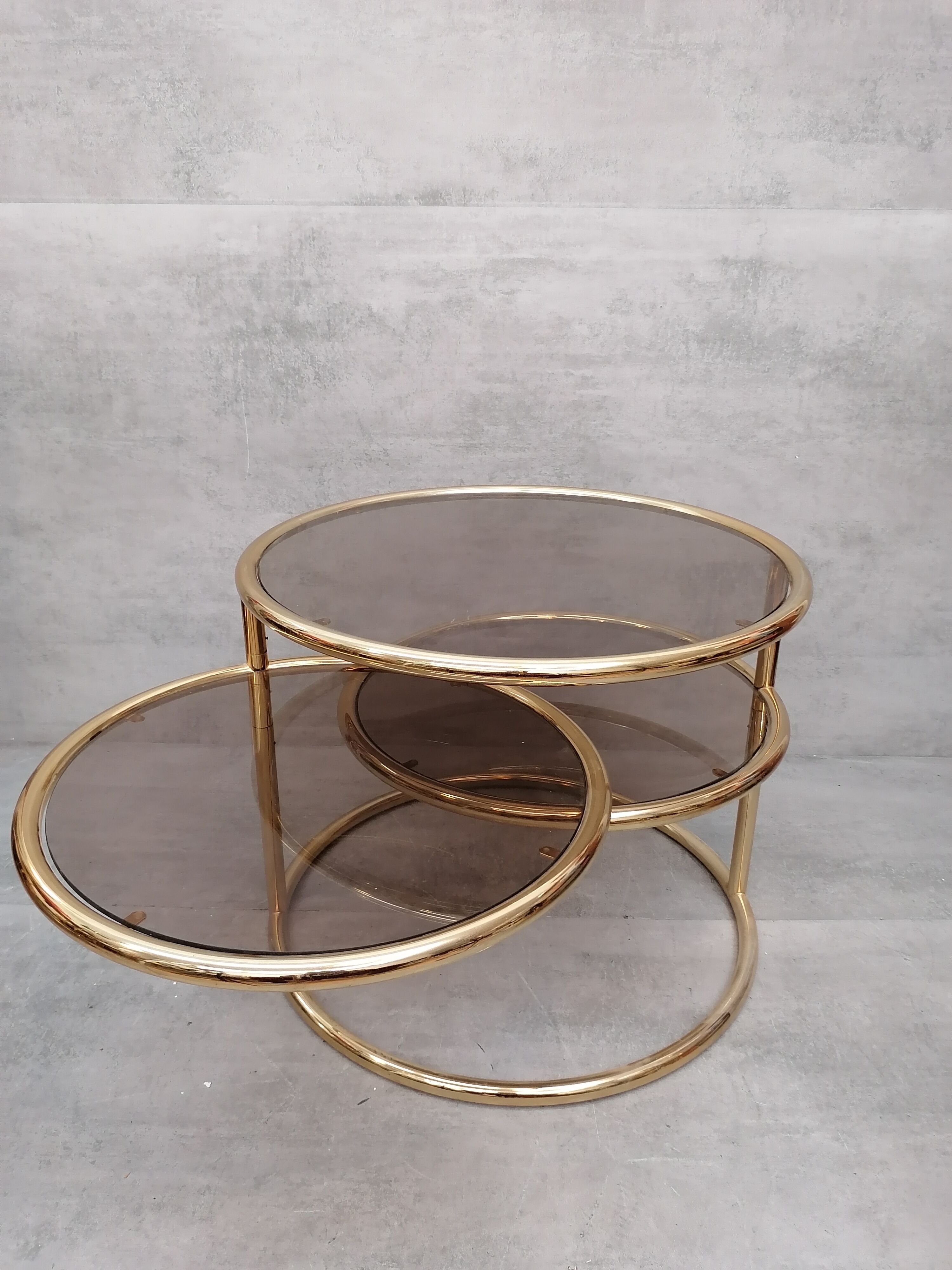 Table basse laiton 3 niveaux pivotants des années 1970 style de Milo Baughman Italie