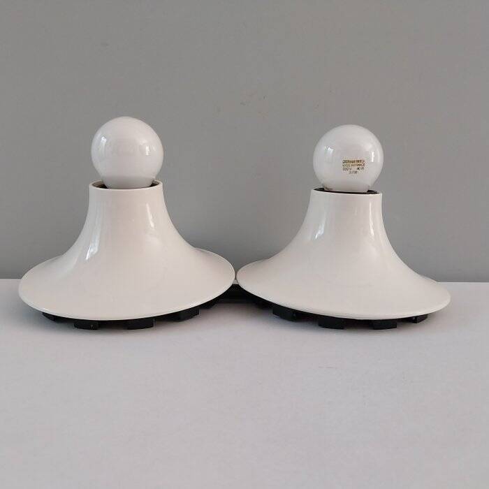 Pair of "Teti" wall lights Vico Magistretti, Artemide