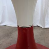 Table vintage en tulipe rouge par Meblo Yougoslavie / Table à piédestal