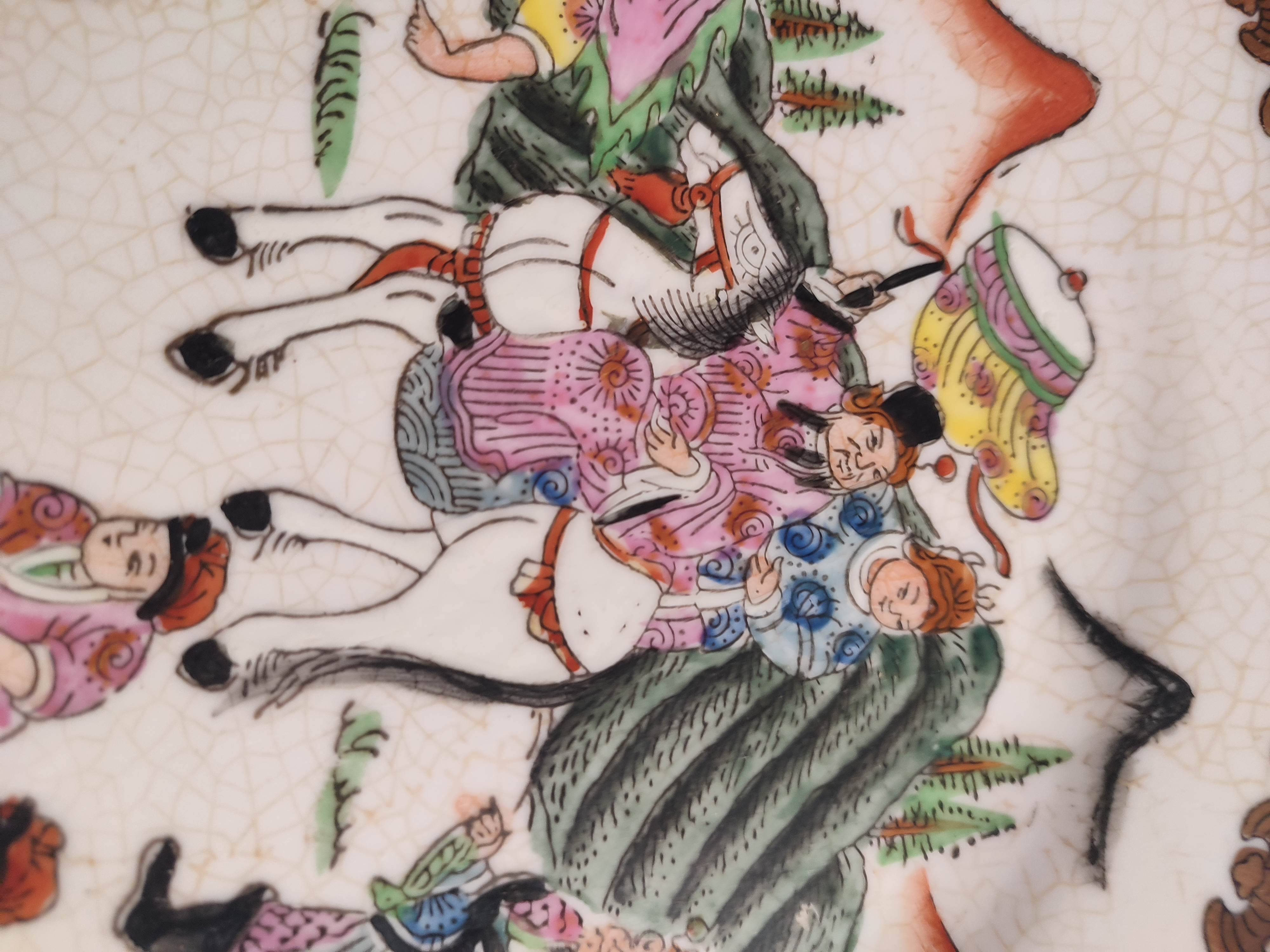 Magnificent vintage decorative plate signed in earthenware with Asian decor.
