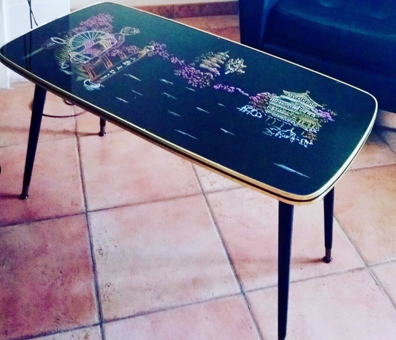 Table low vintage