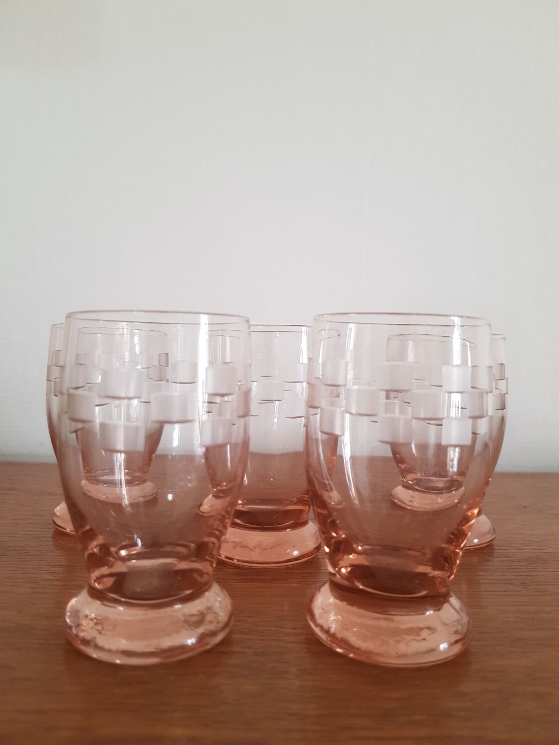 Set of 5 pink glasses