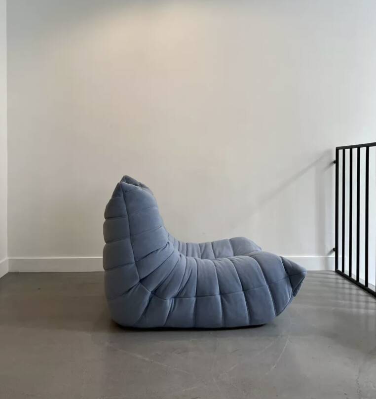 Chauffeuse bleue Michel Ducaroy