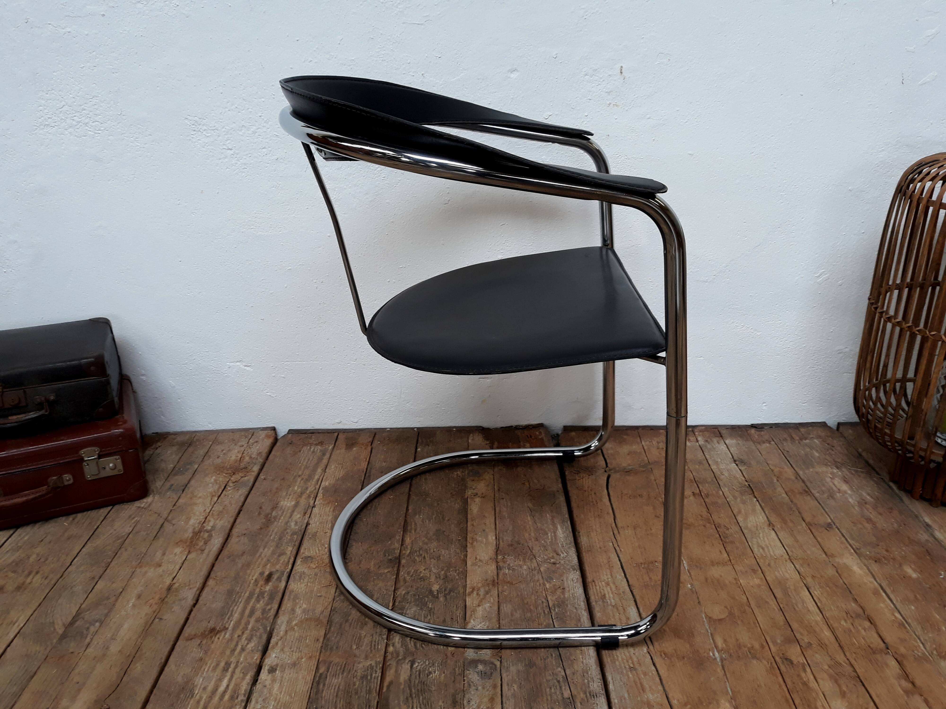 Fauteuil vintage métal chromé et cuir design italien