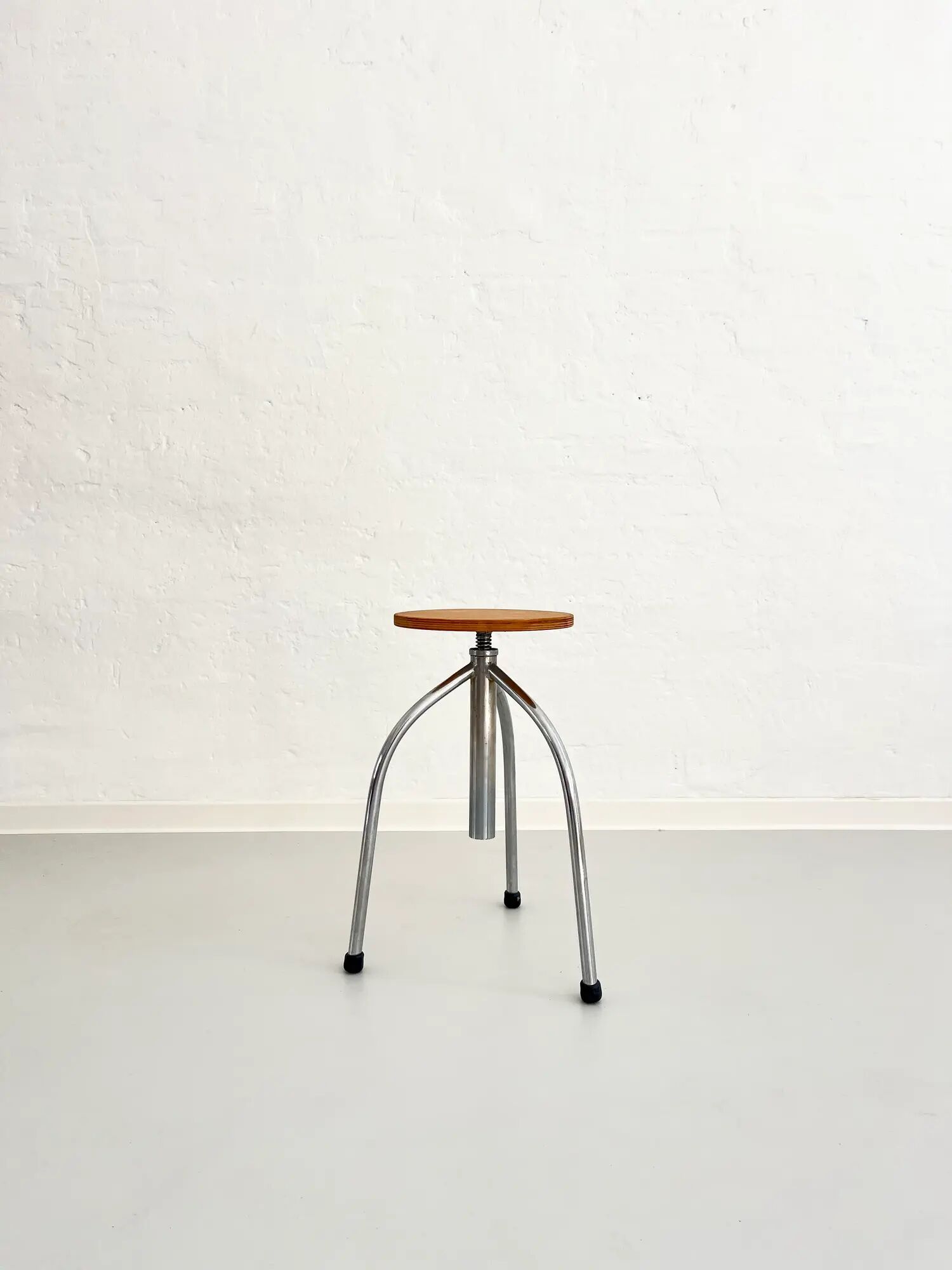 Vintage industrial workshop stool, adjustable tripod, 1960s–70s
