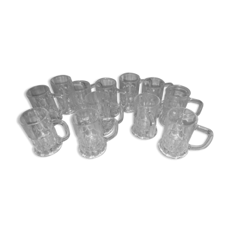 12 mugs