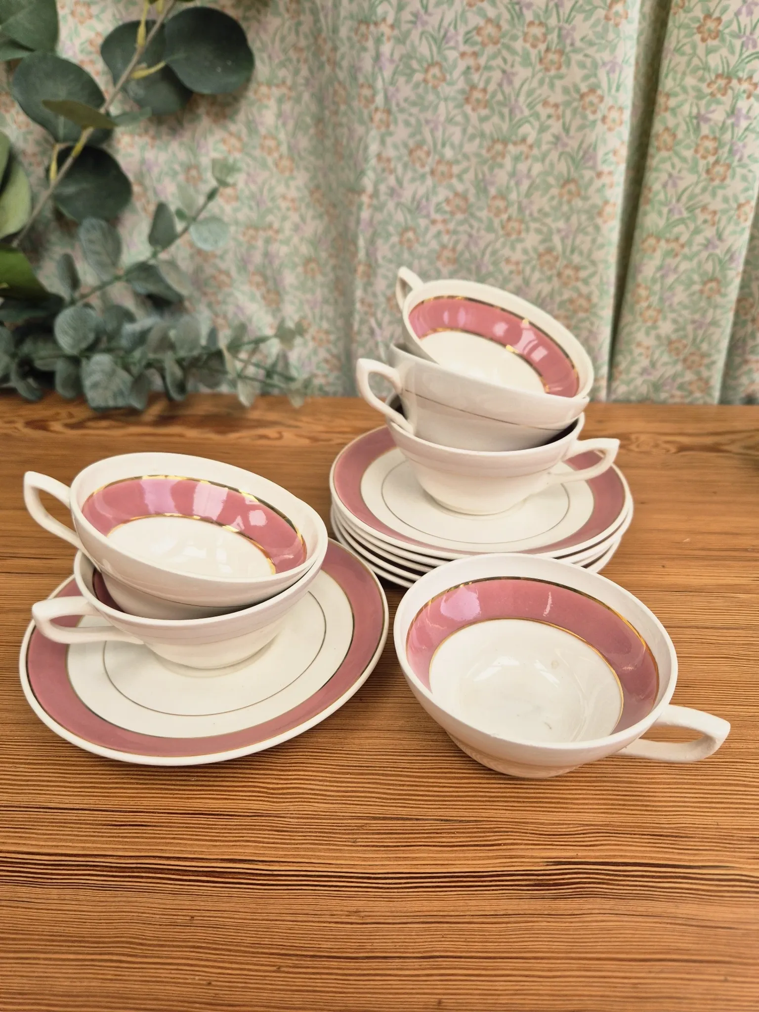 6 vintage coffee cups