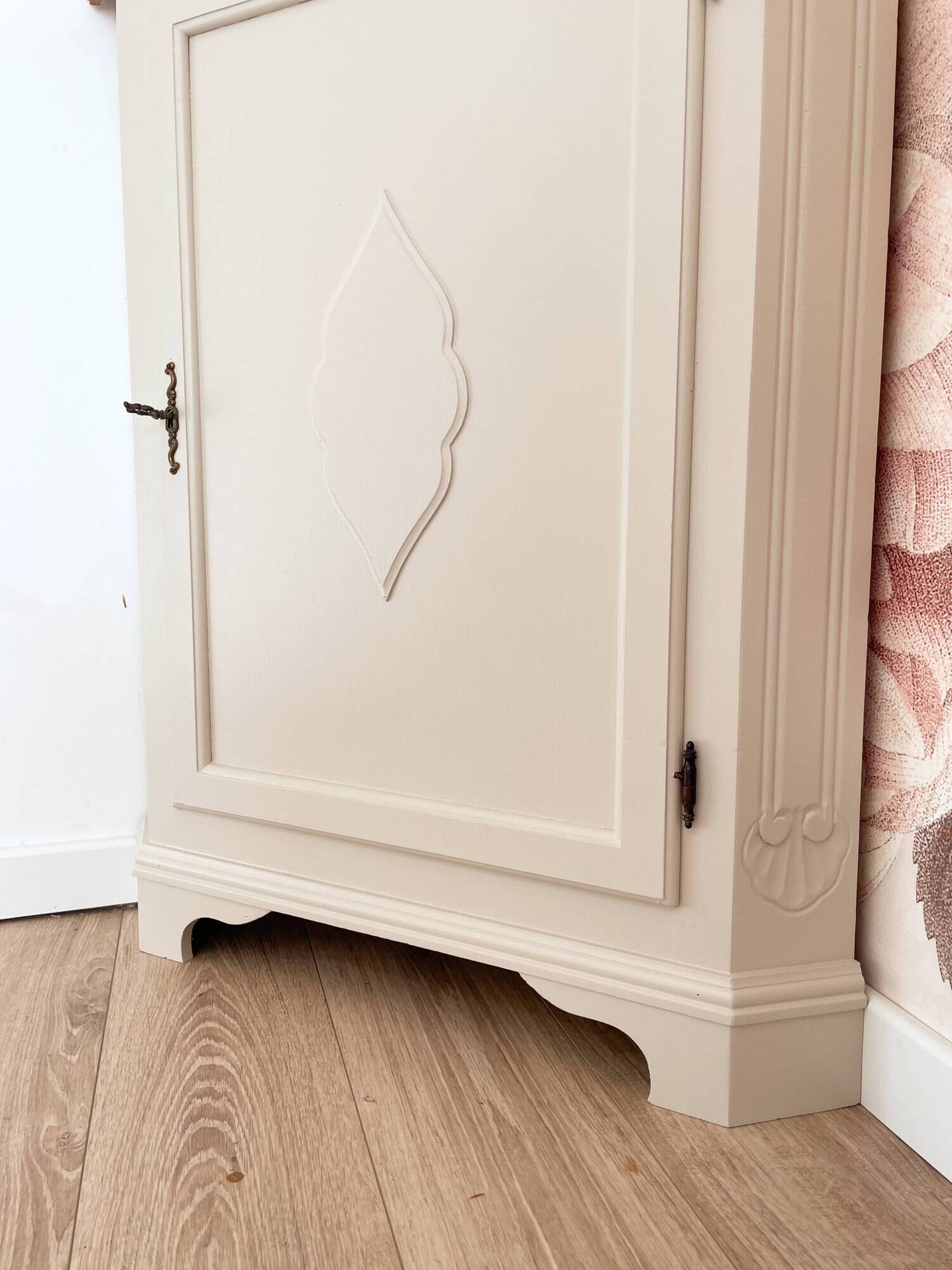 Corner unit in 2 parts, grey/beige and cane work.