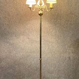 Lucien Gau: grand lampadaire néo classique à patine vieil or vers 1960-1970