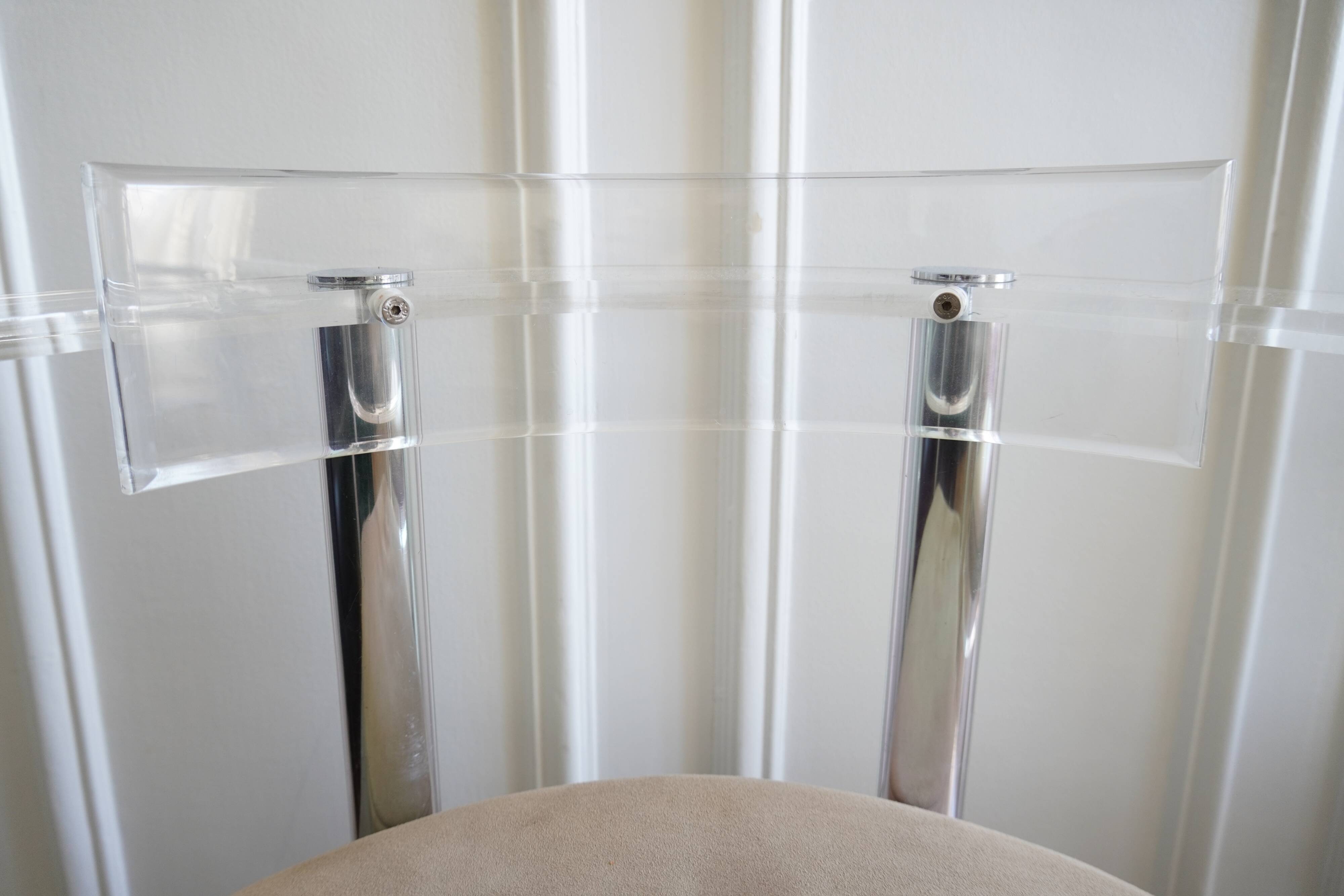 Pair of lucite Clubchair armchairs – Marais International