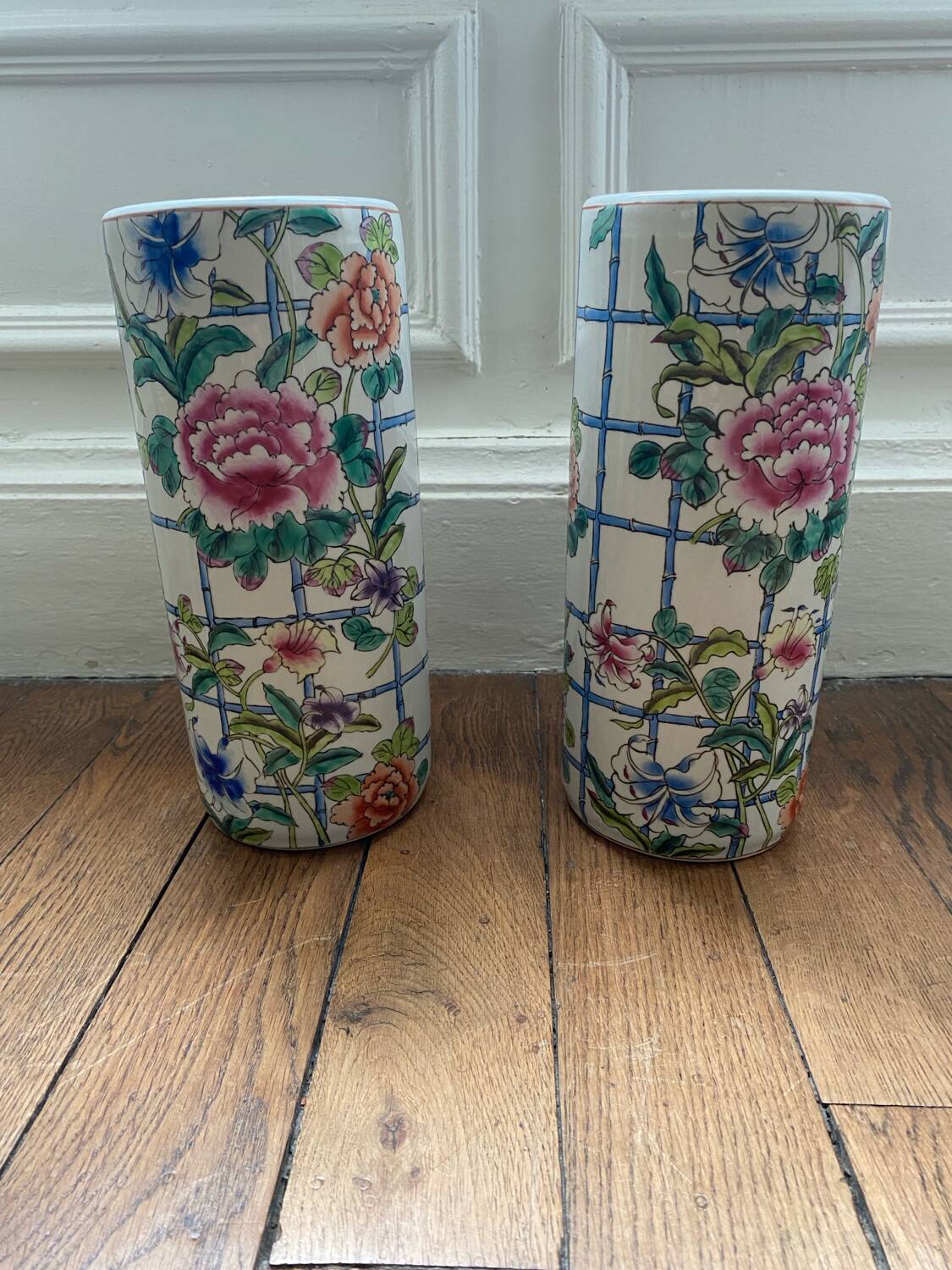 Paire vase rouleau porcelaine de Chine