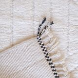 White square rug - 195 x 195 cm