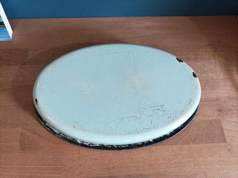 Oval metal enamelled dish water green edging dp 0323151