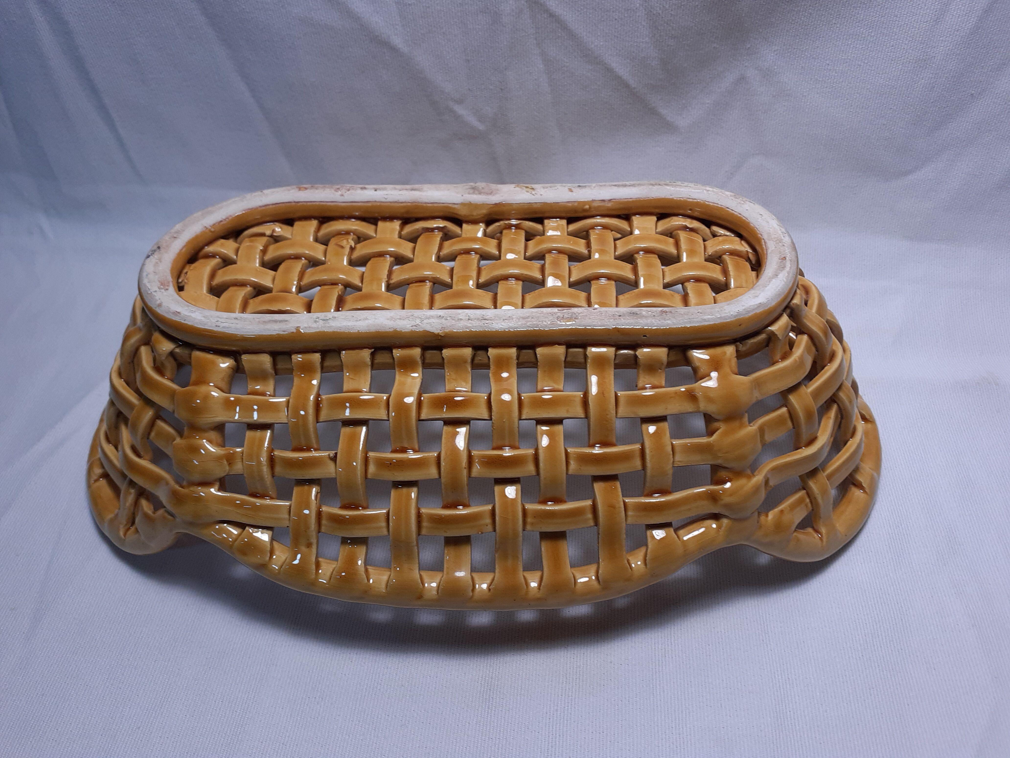 Woven faience basket