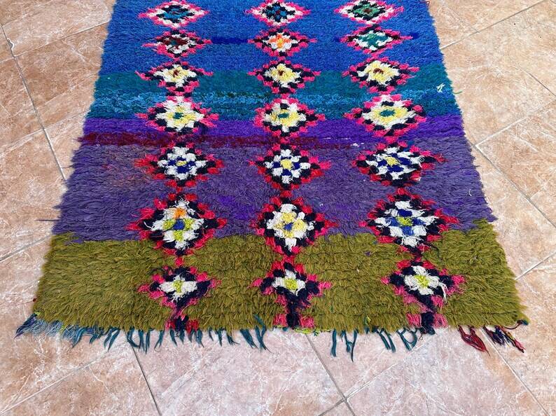 Small vintage Boujaad rug: Abstract Moroccan Boucherouite rug