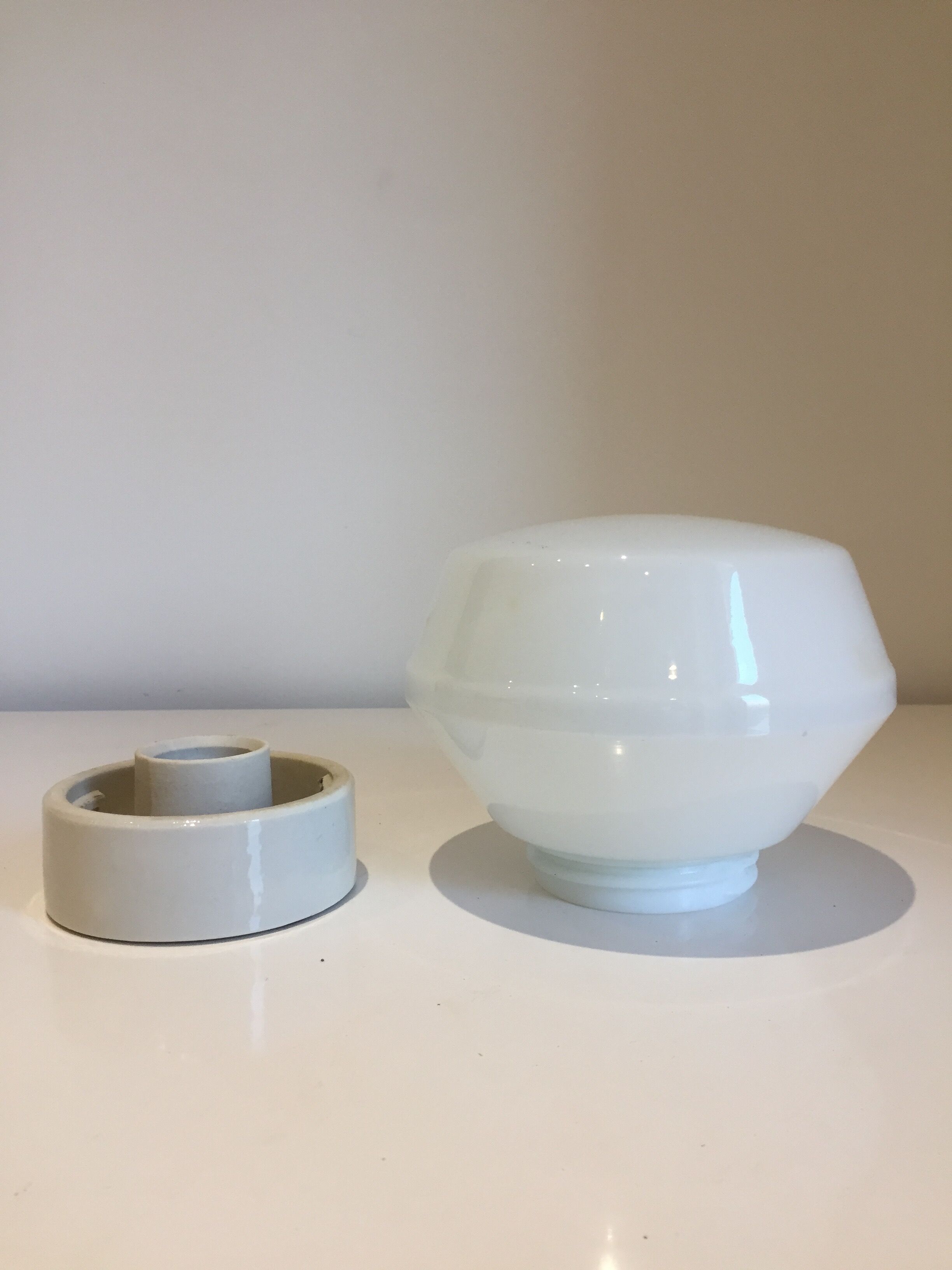 Vintage wall lamp or ceiling lamp in white porcelain and opaline glass