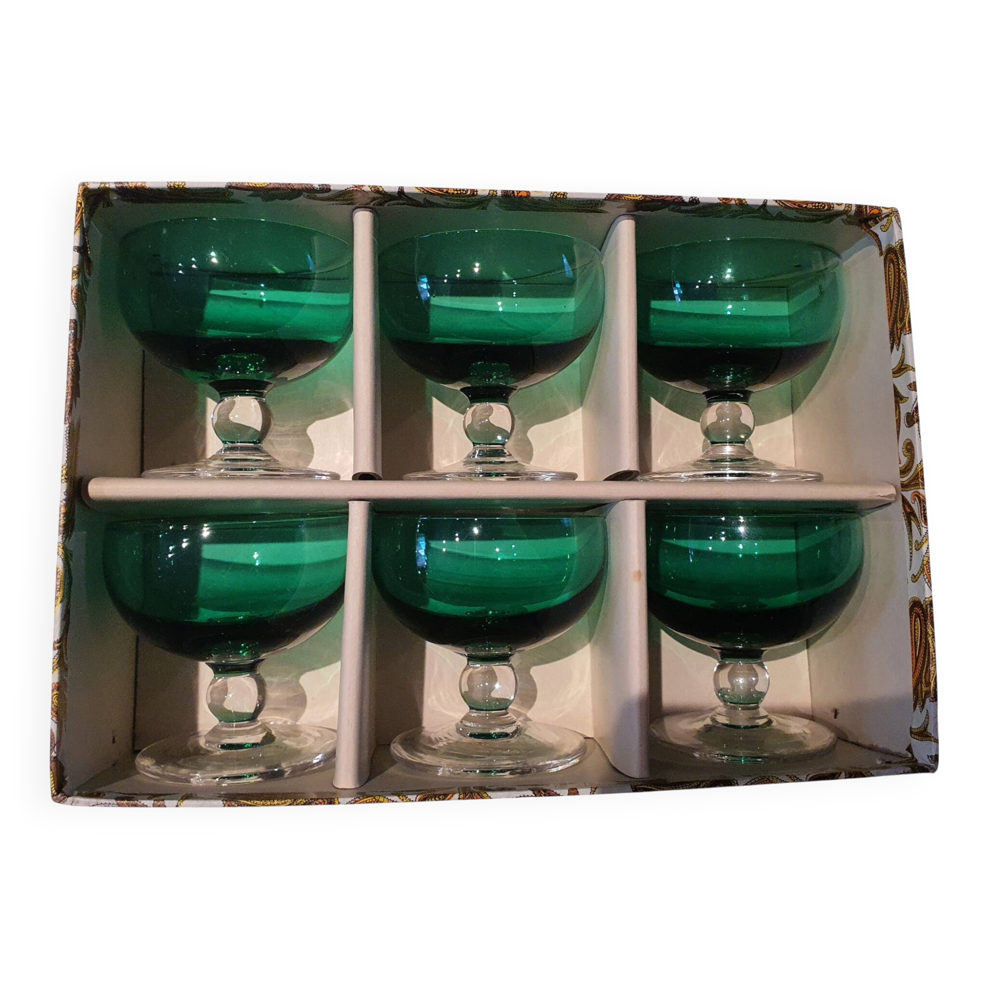 6 emerald green stemmed glasses