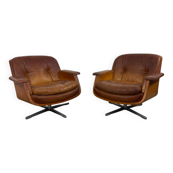 Paire de fauteuils pivotants vintage en cuir cognac par Eugen Schmidt