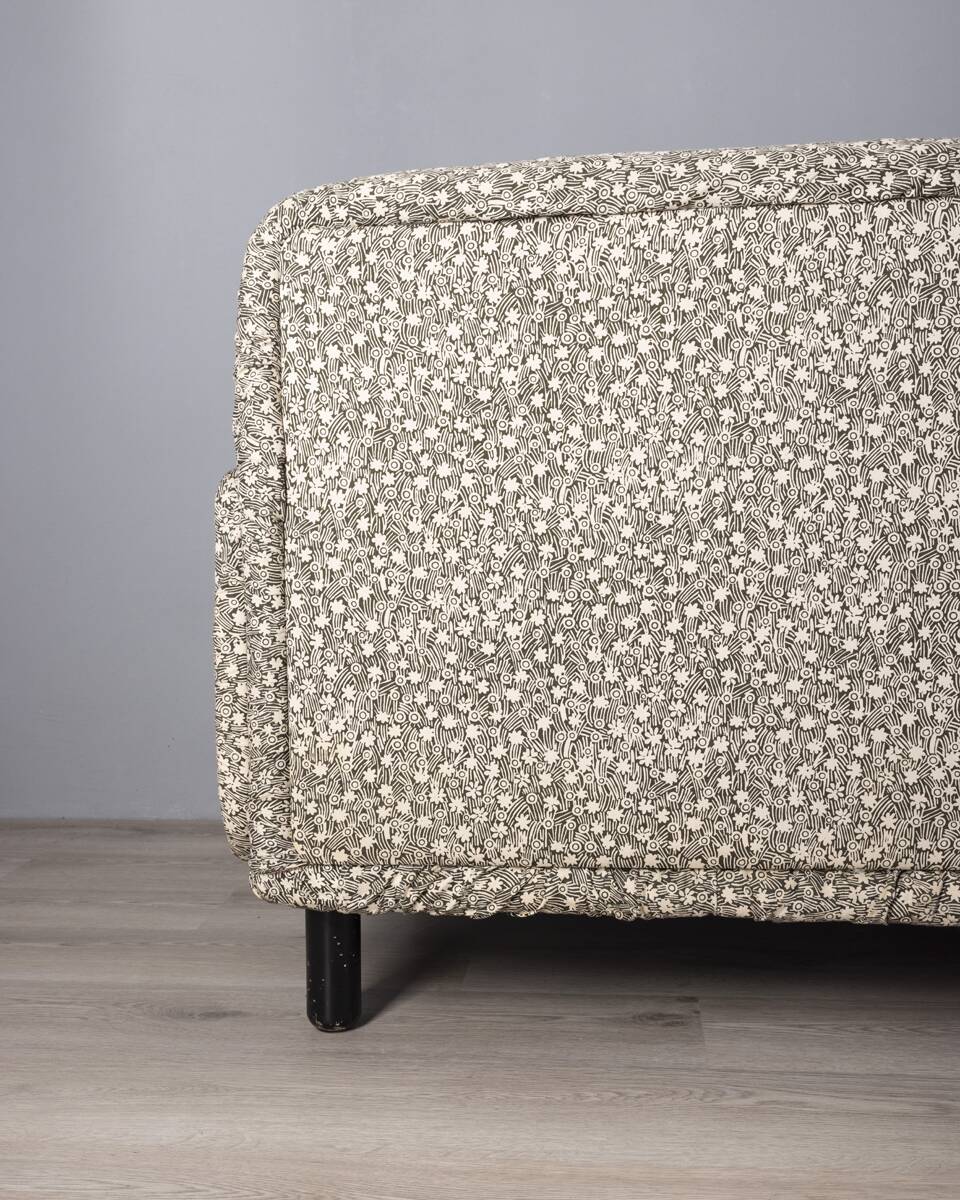 Vintage 1970s "Davis" sofa, designed by Vico Magistretti for De Padova