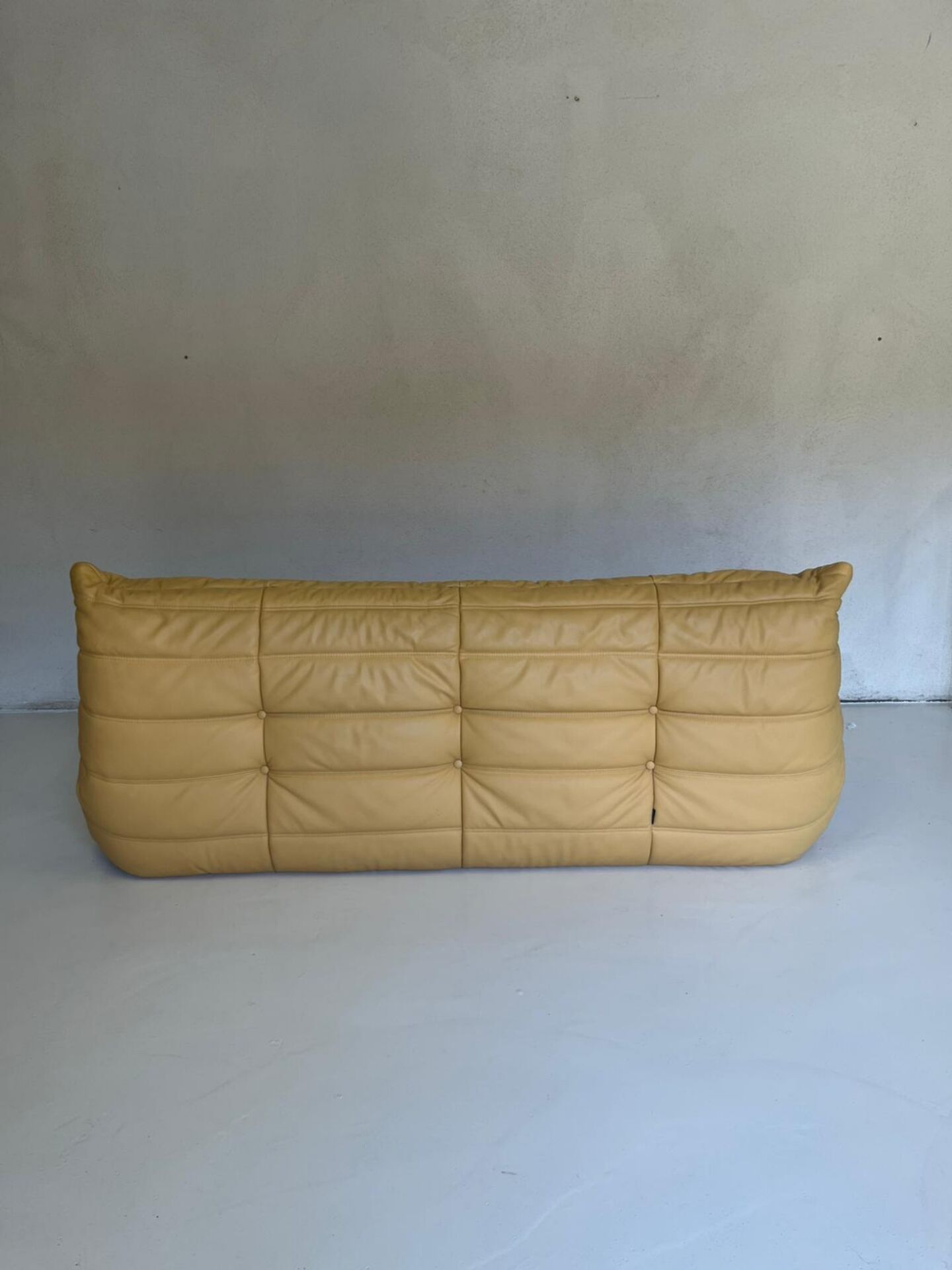 Ligne Roset Togo vintage honey yellow leather – 3-seater + 2 armchairs