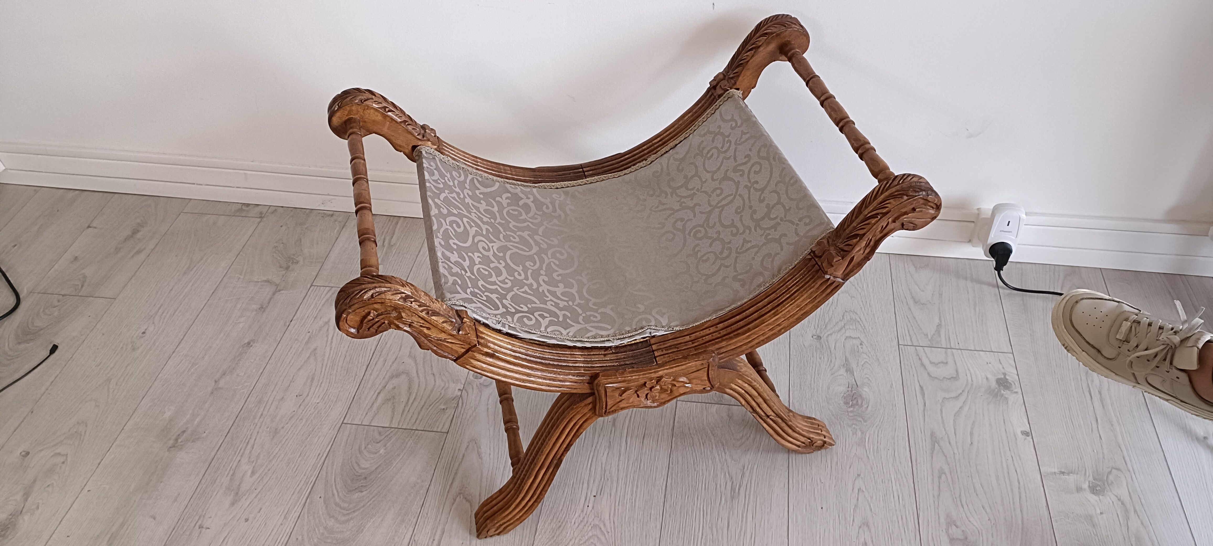 Curule seat, Dagobert