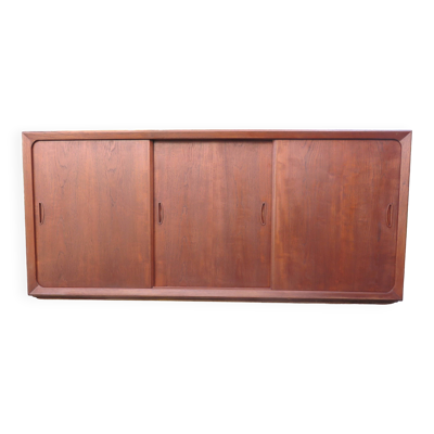 Enfilade basse à 3 portes coulissantes en teck. Danemark 1960