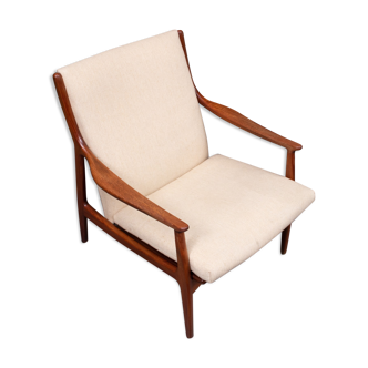 Danish furniture architect. armchair with a teak, rye and seat cushion structure
