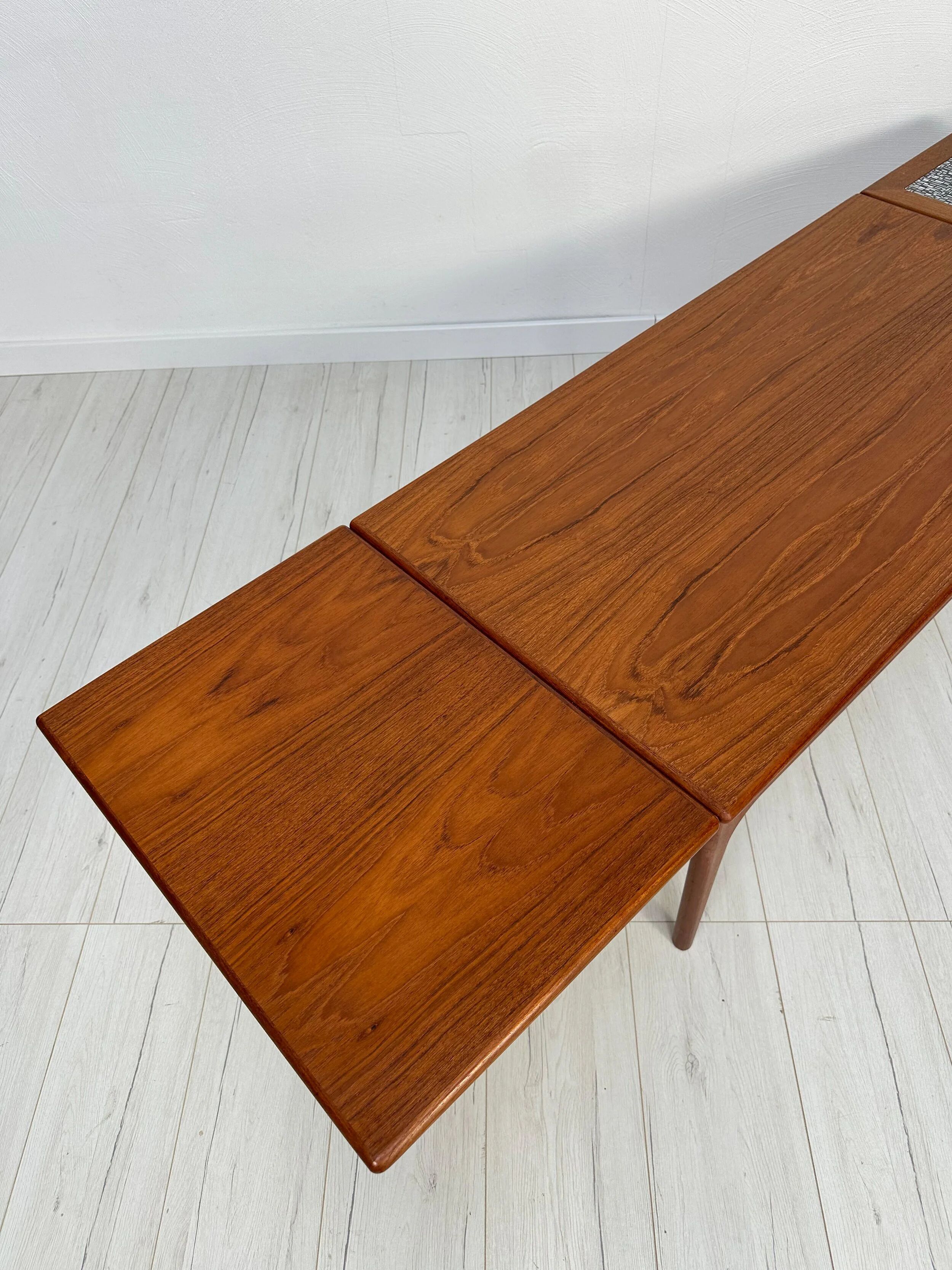 1960s vintage Danish mid-century extendable teak coffee table by Trioh Møbler