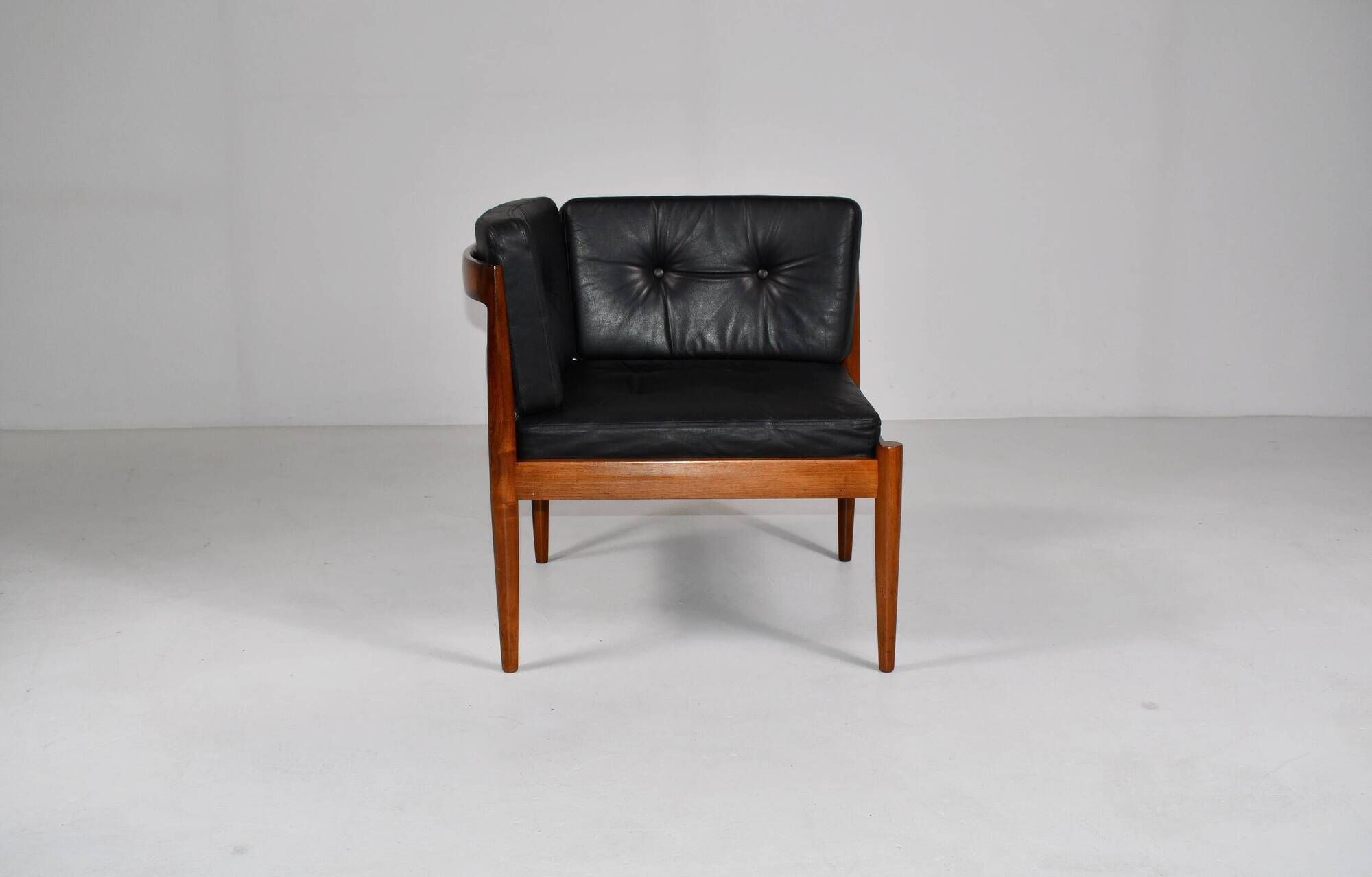 Univers corner chair by Kai Kristiansen for Magnus Olesen. 1965.
