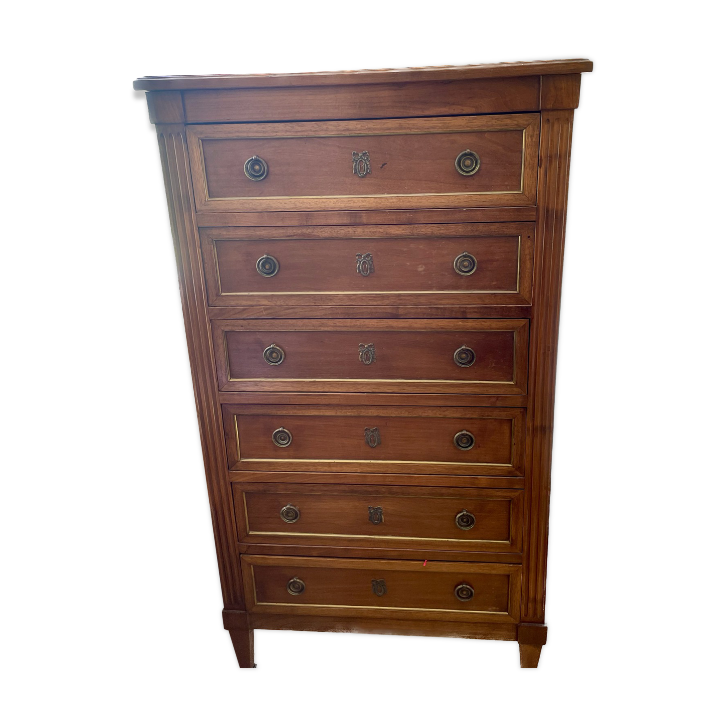 Chest of drawers