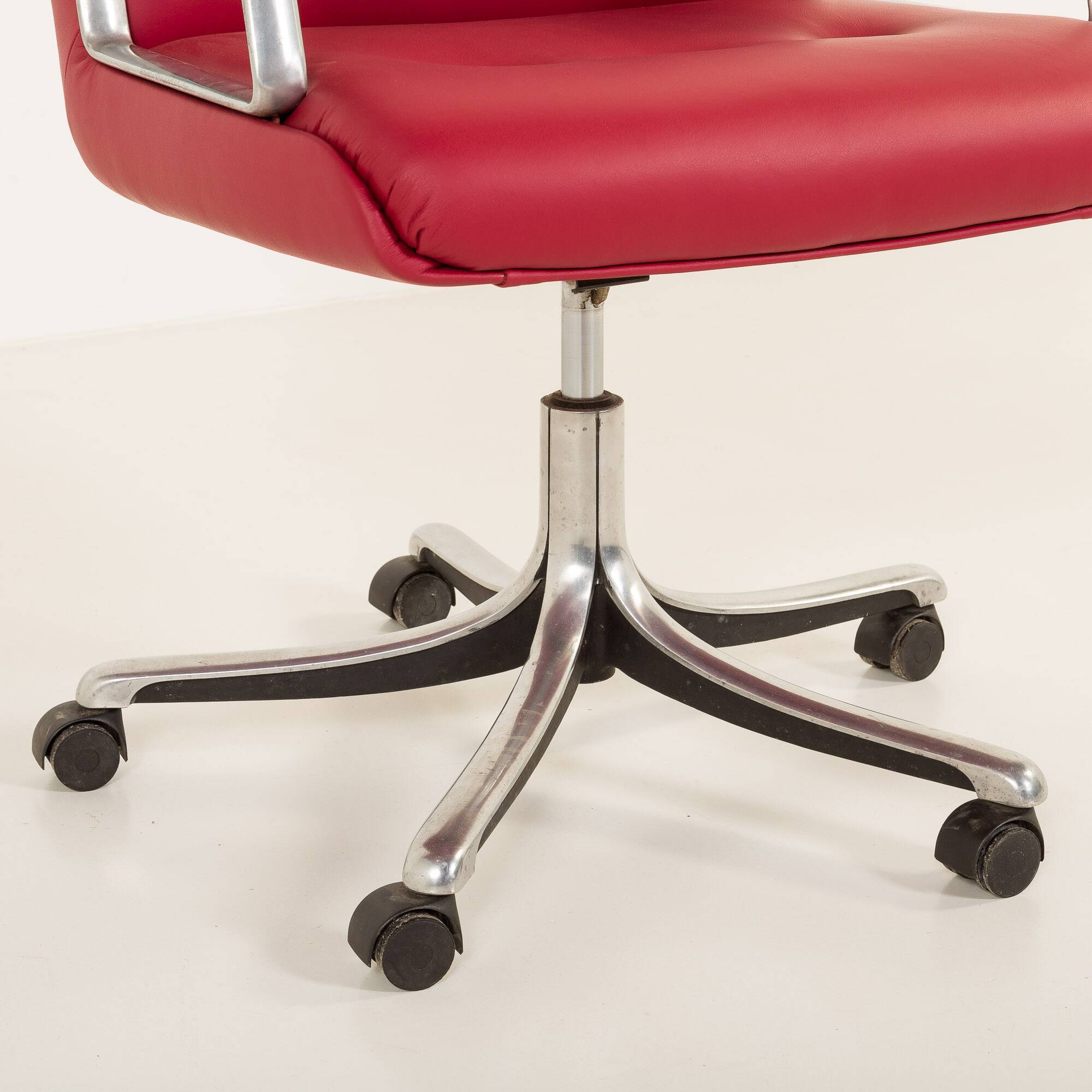 Office chair by Osvaldo Borsani for Tecno, 1970s