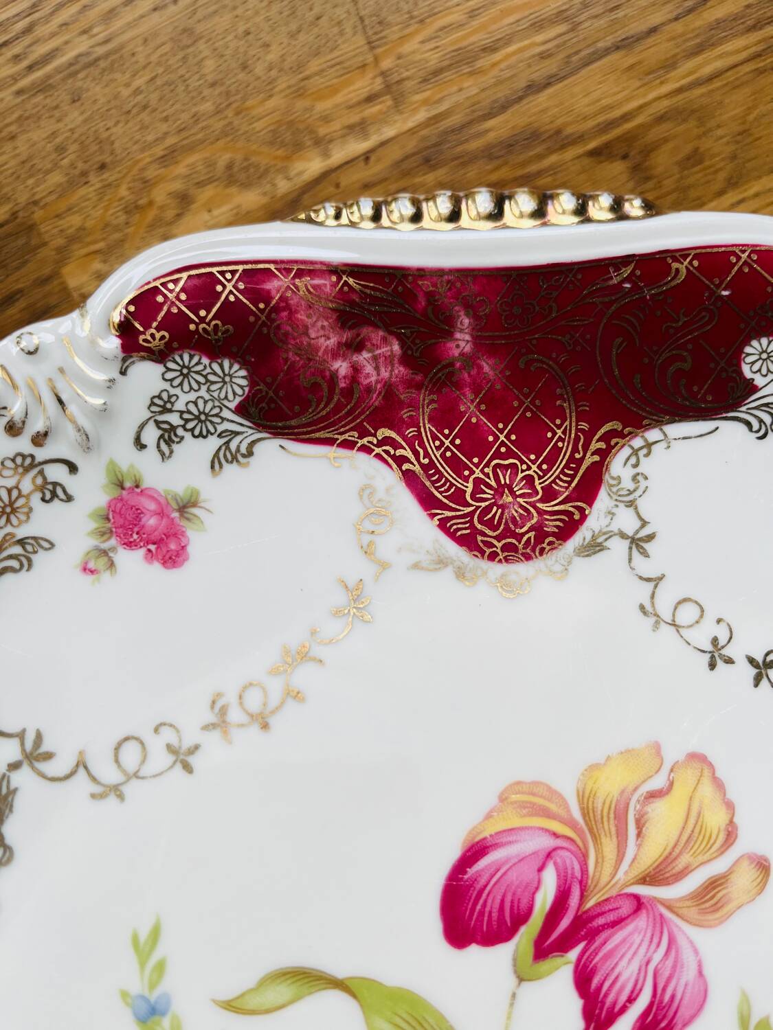 Serving dish in porcelain