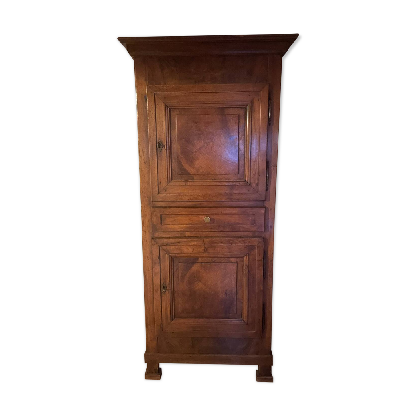 Standing man, antique wooden bonnetière.