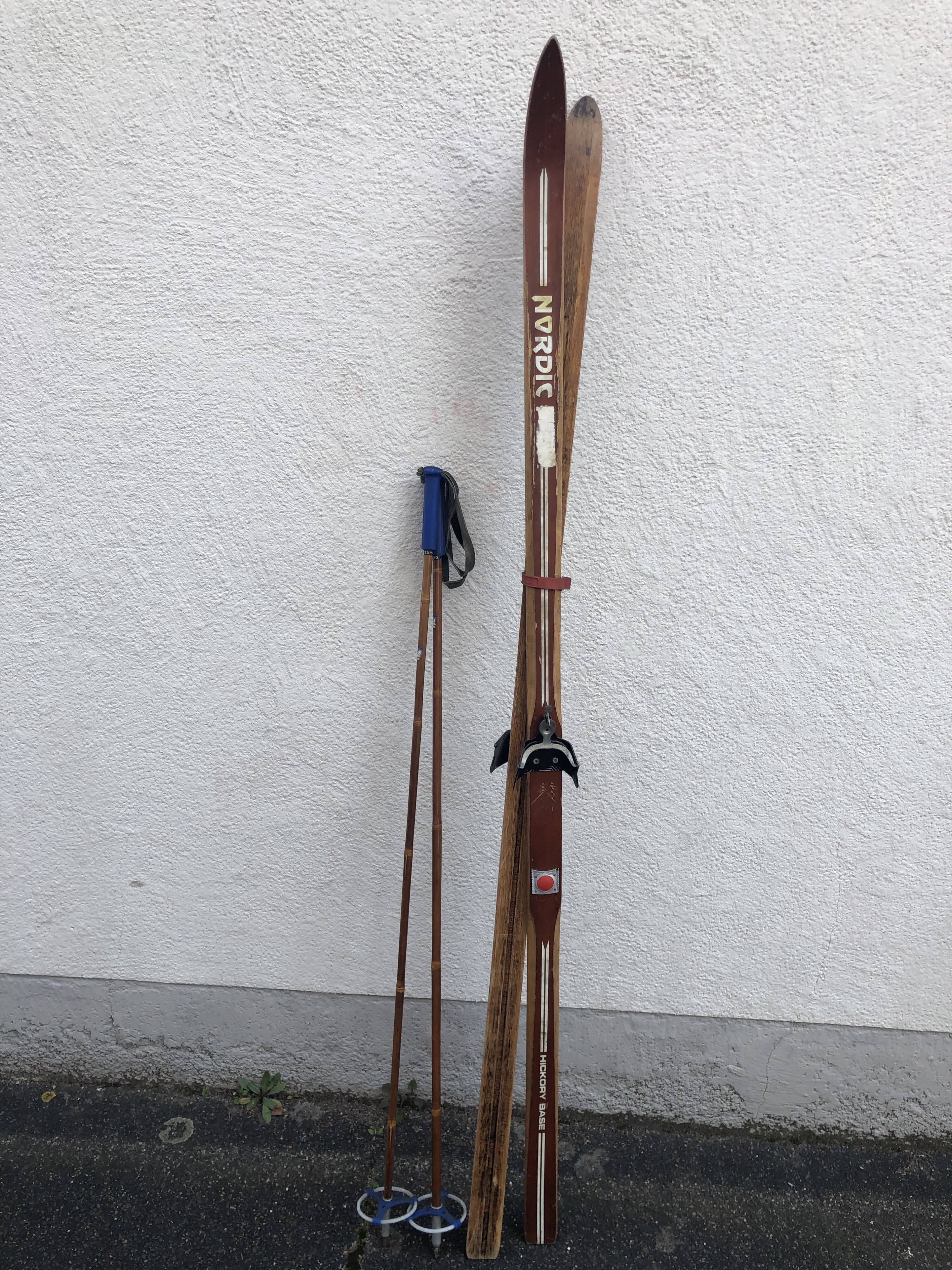 Vintage skis