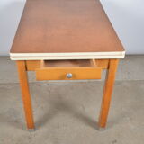 Table Mado