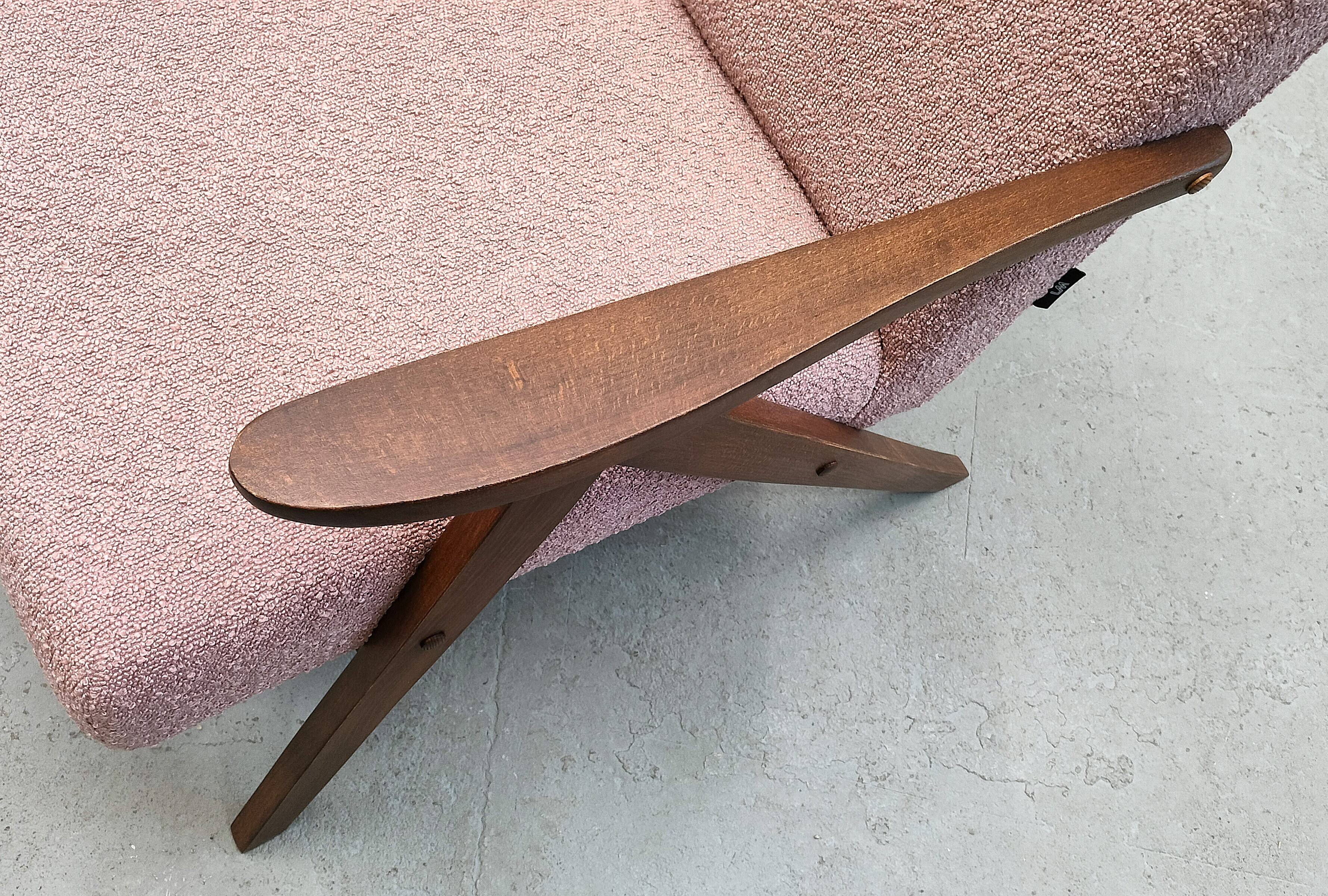 Mid Century Easy Chair Model B - 310 Var in Pink Boucle