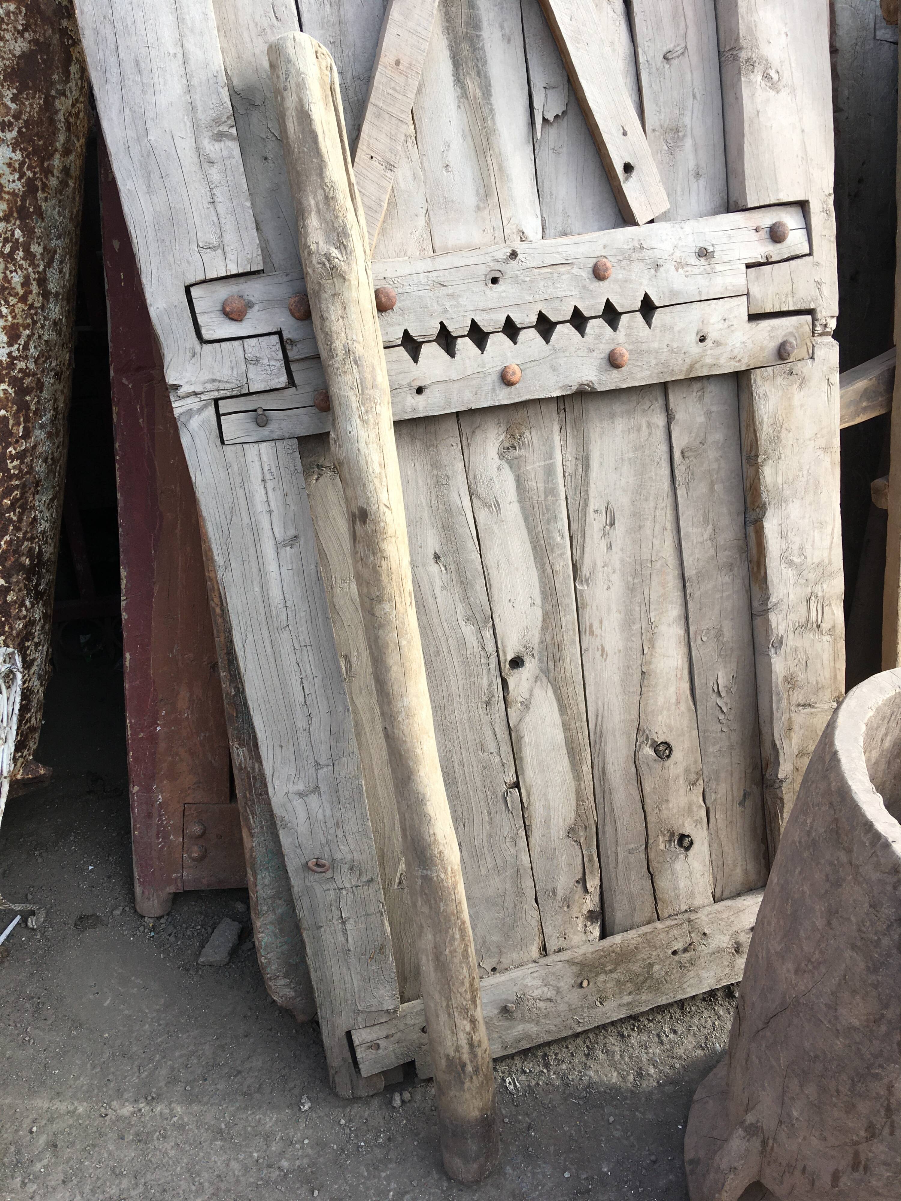 ANCIENT AFRICAN WOODEN MORTAR AND PESTLE 2