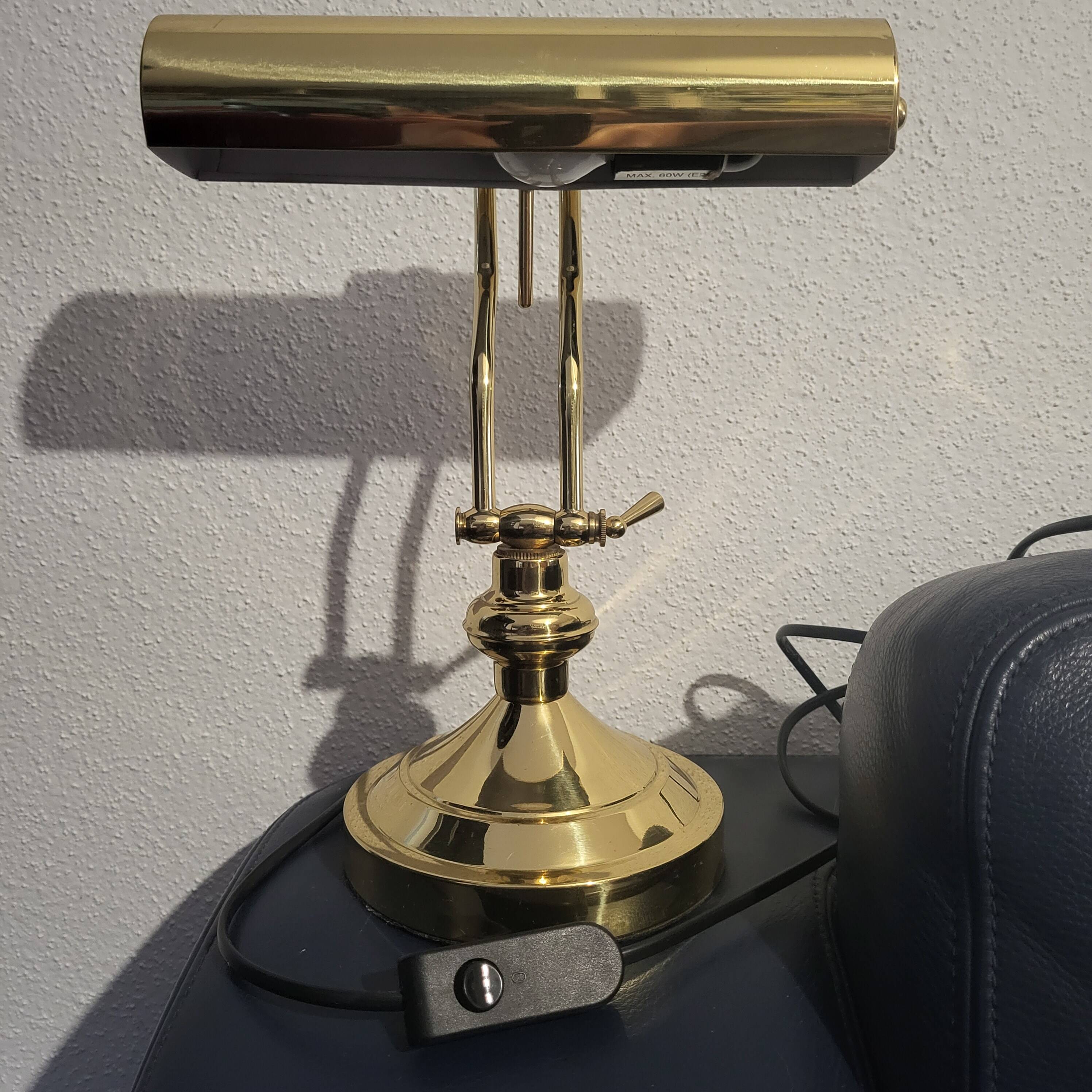 Notary, banker's lamp