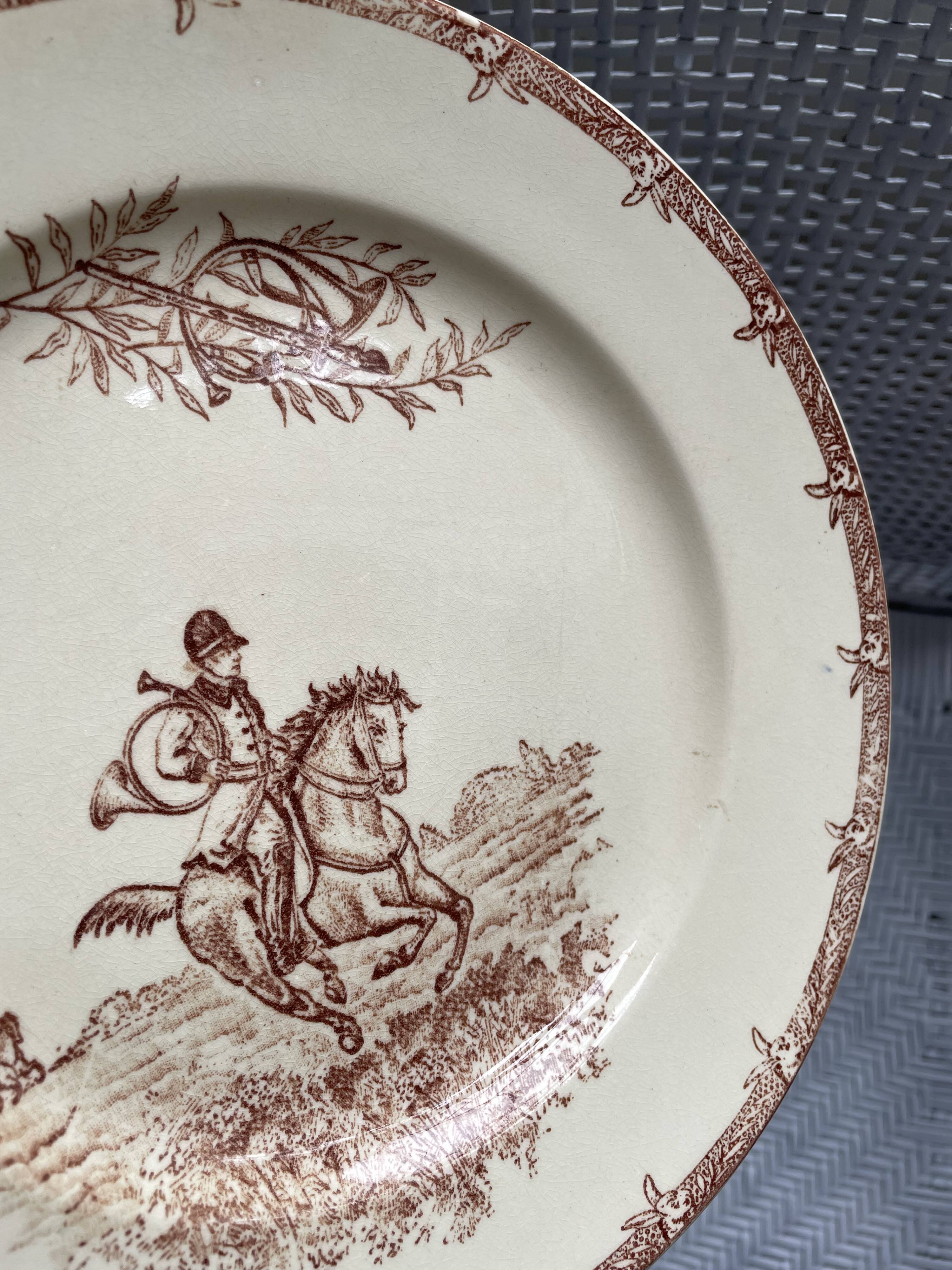 Flat plates iron earth hunting scene vieillard
