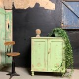 Skated green country buffet